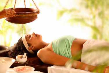 Ayurveda Shirodhara (masaż trzeciego oka) 60 min